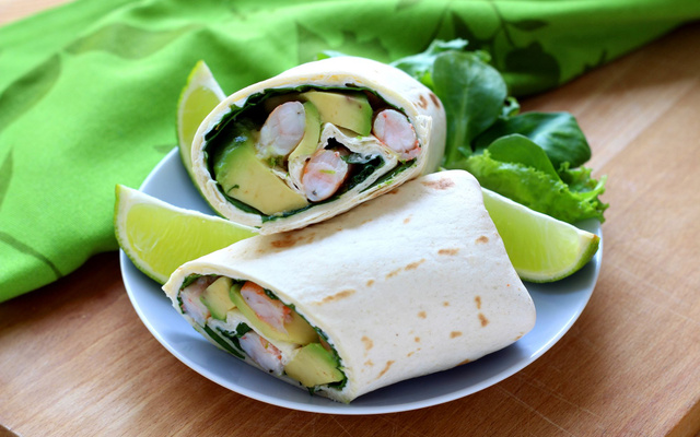 Wraps avocat houmous et crevettes