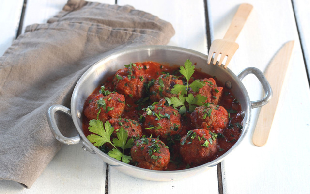 Boulettes d’agneau épicées, sauce tomate et coriandre