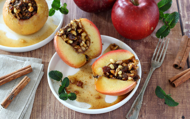 Pommes au four farcies aux fruits secs