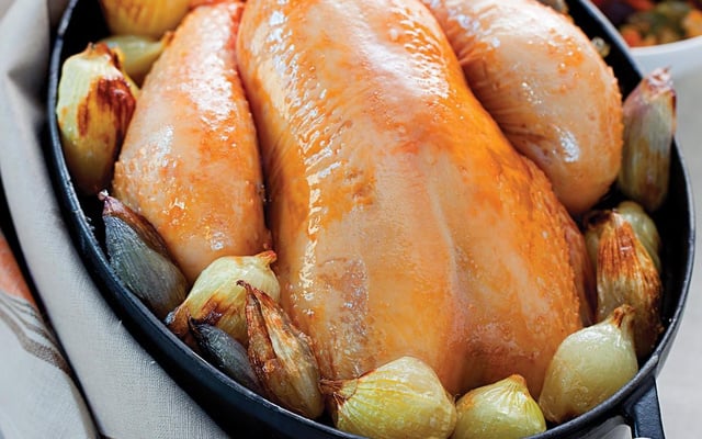 Poulet en cocotte aux échalotes et oignons grelots