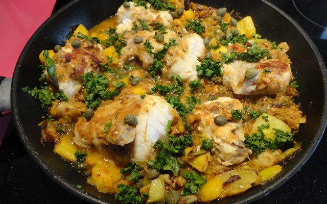 Lotte rôtie à la mangue sur nid de poireaux