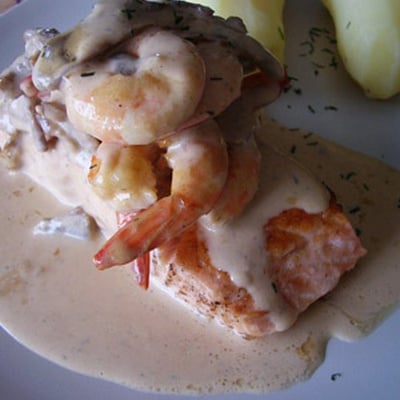 Duo de saumon et crevettes aux champignons des bois