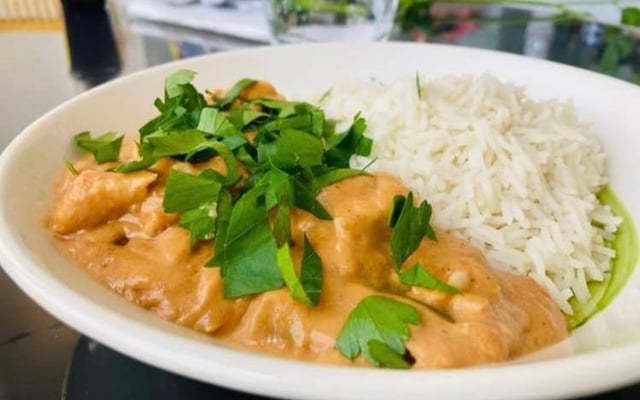 Poulet mijoté au beurre de cacahuètes