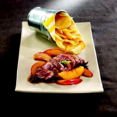 Magret de canard à la pêche et aux épices douces