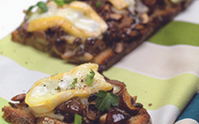 Tartine de reblochon aux champignons