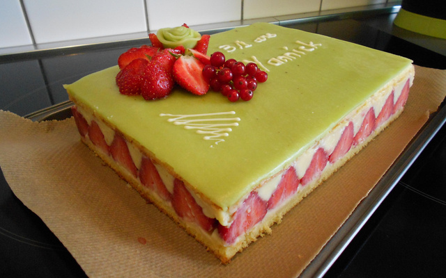 Fraisier et son nappage fraise et menthe