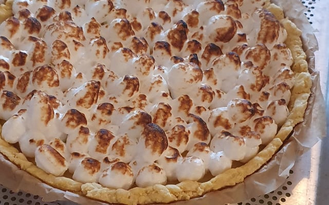 Tarte au citron et sa meringue dorée au four