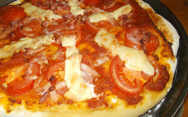Pizza tomates lardons au companion