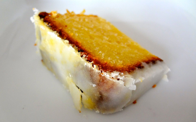 Cake au citron avec glaçage