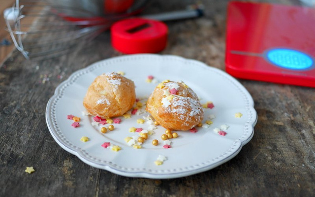 Petits choux garnis et colorés