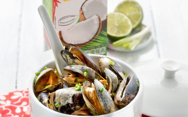 Cocotte de moules parfum coco et curry rouge