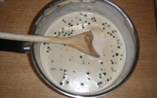 Sauce au poivre vert maison