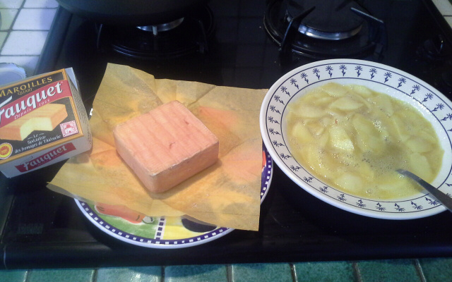 Samoussas au Maroilles et à la bière de printemps