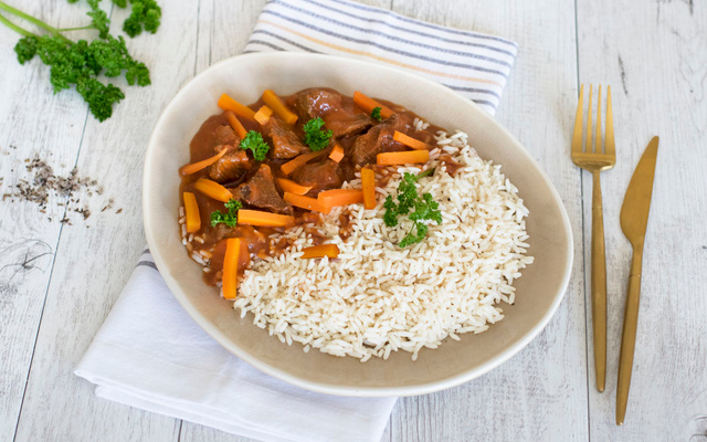 Riz long grain, et mijoté de bœuf en sauce