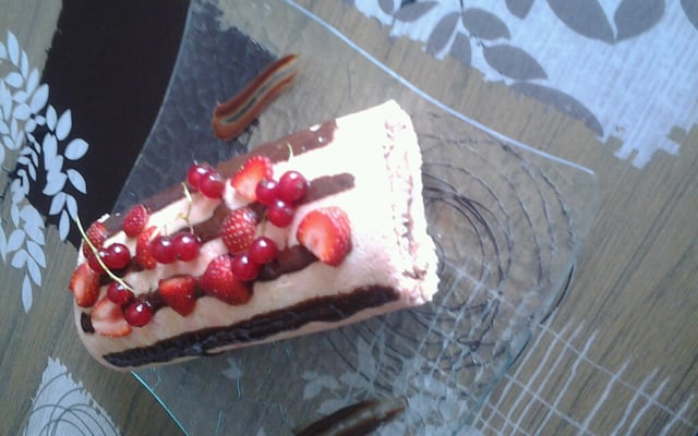 Gâteau roulé à la confiture de framboise ou au nutella