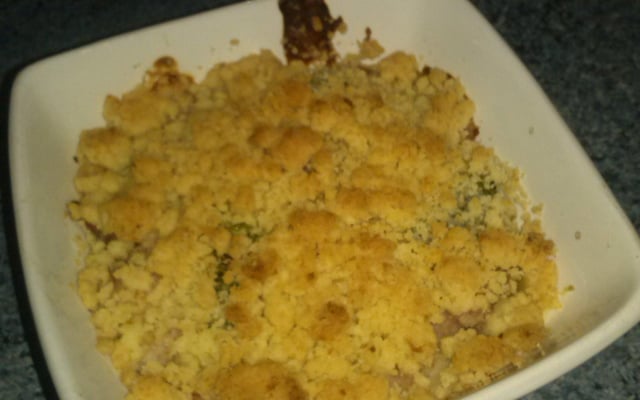 Crumble aux brocolis et au jambon