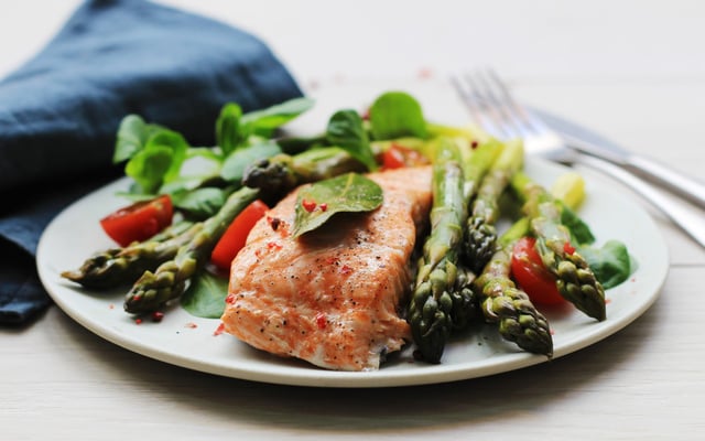 Pavés de saumon et asperges vertes