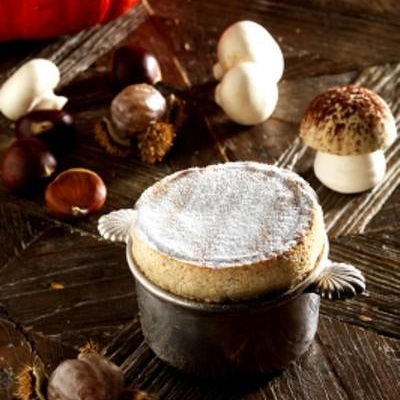 Soufflé châtaignes et glace aux cèpes