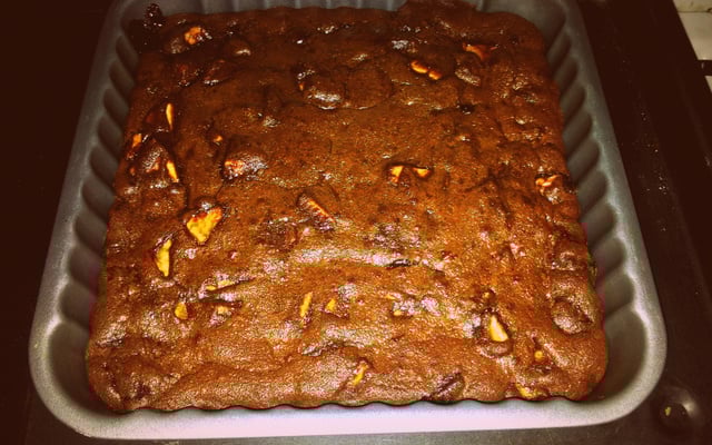 Brownie pomme, caramel et pépites de chocolat