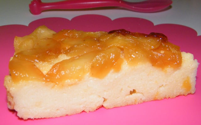 Gâteau de semoule aux pommes caramélisées