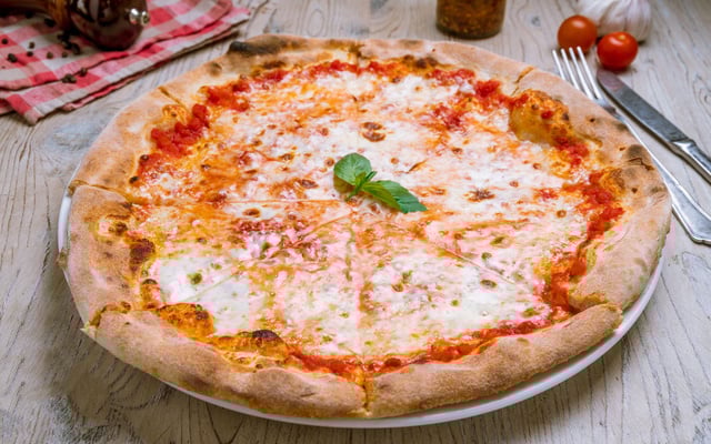 Pizza margherita au Monsieur Cuisine