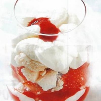 Verrine meringue Chantilly Fraises