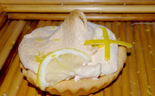 Tarte au citron meringuée sur pâte sablée