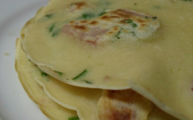 Crêpes moelleuse à la bière, persil et bacon