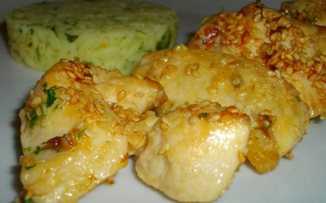 Poulet au sésame et riz à la coriandre