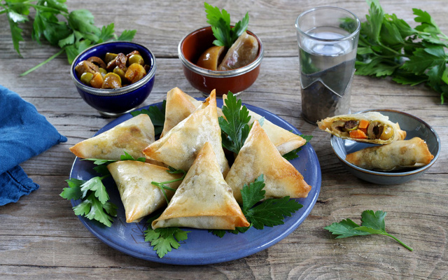 Samoussas aux légumes et olives