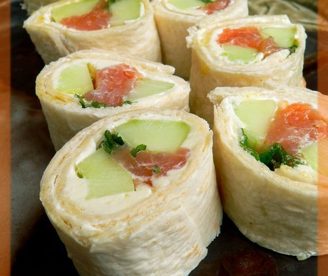 Makis de saumon fumé, concombre à la Philadelphia