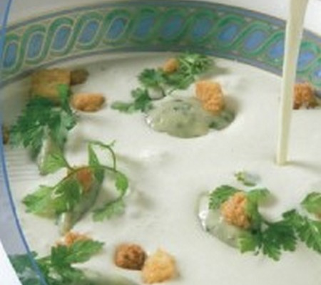 Velouté d'hiver avec ses gnocchis au roquefort et petits croûtons