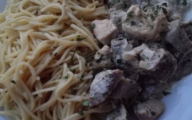 Poulet au curry et aubergines grillées