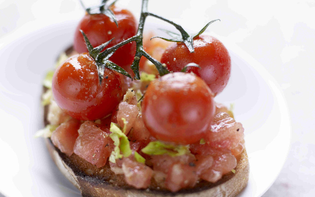 Crostini aux deux tomates