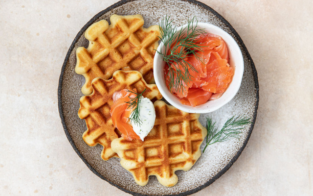 Gaufres de pomme de terre au saumon fumé rapides