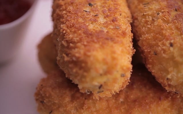 Boulettes de viande panées cœur coulant au fromage
