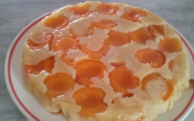 Clafoutis aux abricots : recette simple et délicieuse