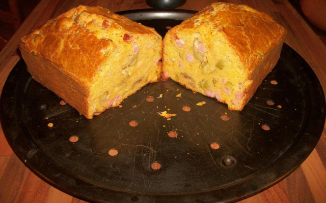 Cake au jambon et aux olives facile
