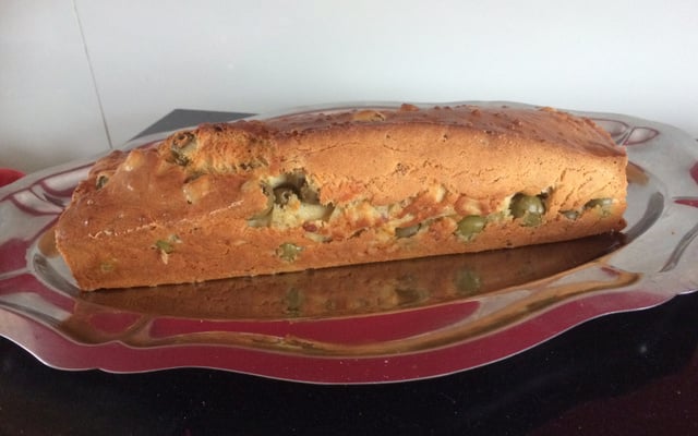 Cake aux lardons et olives