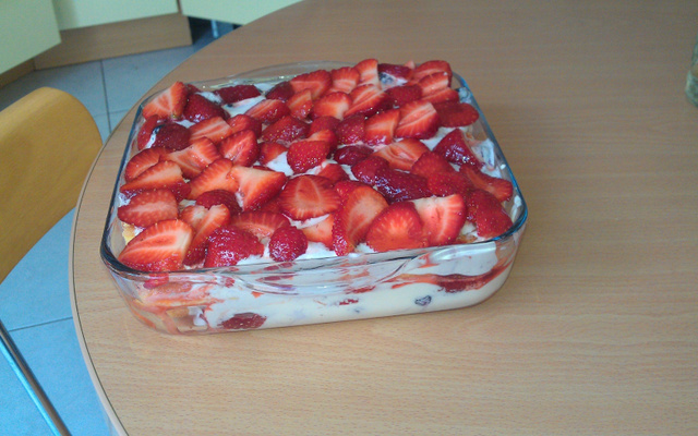 Tiramisu aux fraises et fruits rouges