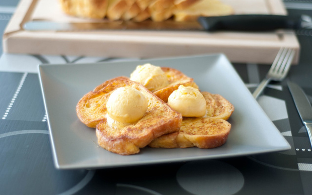 Pain perdu "sur le plat"