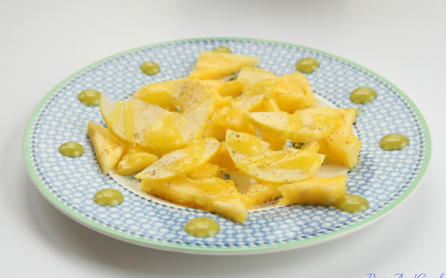 Ananas à l'huile d'olive, poivre Timut et citron vert