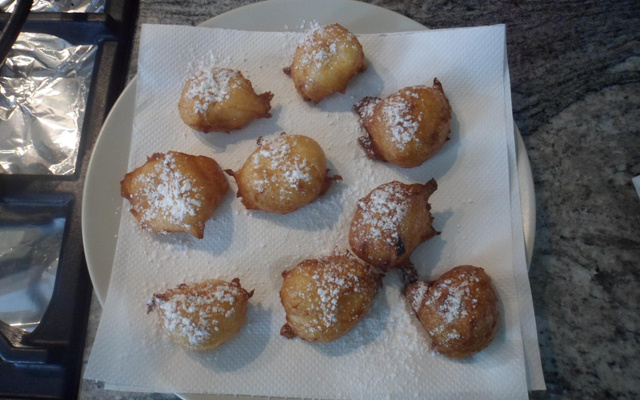 Pets de nonne (beignets à la pâte à choux)