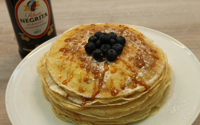 Gâteau de crêpes au rhum et crème à l'orange