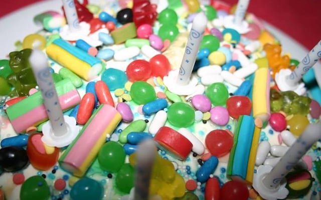 Layer cake technicolor bonbons