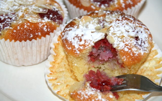 Muffins aux framboises et aux amandes