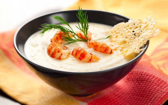 Velouté de céleri-rave aux crevettes