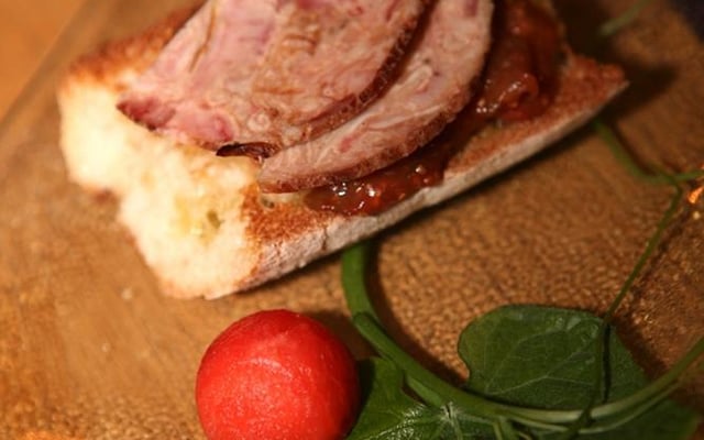 Crostini d'Andouille de Vire  et compotée de figues