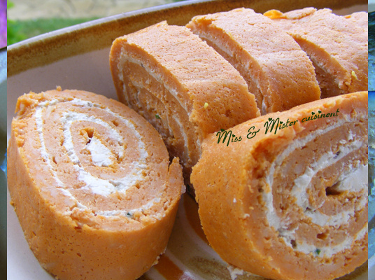 Roulé frais à la tomate et fromage frais