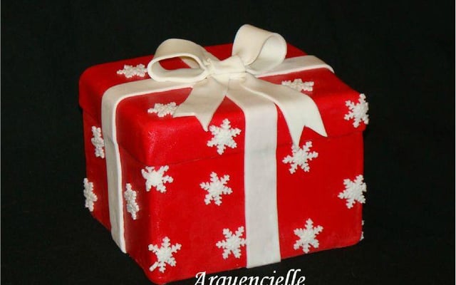 Gâteau 3D en forme de cadeau de Noël